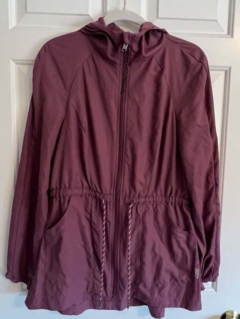 Avalanche Outdoor Supply Women's Lightweight Hooded Windbreaker‎ Jacket